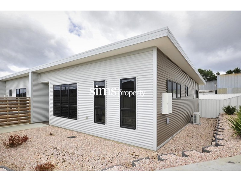3/3 Phoebe Court, Riverside TAS 7250