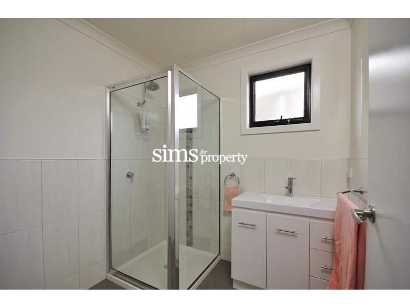 3/3 Phoebe Court, Riverside TAS 7250