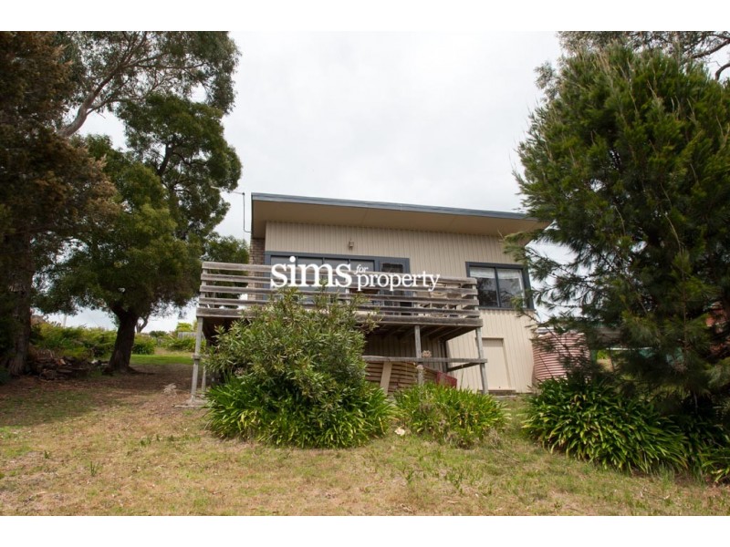 30 Beach Crescent, Greens Beach TAS 7270