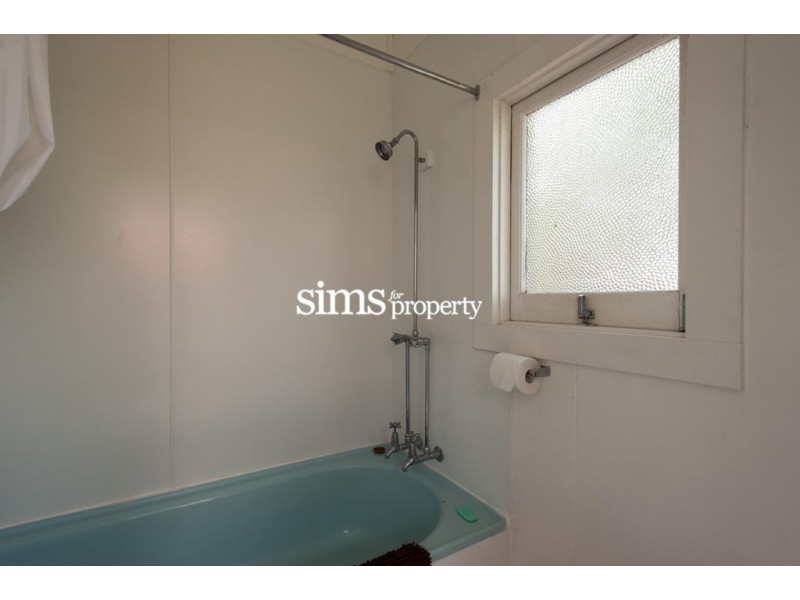 30 Beach Crescent, Greens Beach TAS 7270