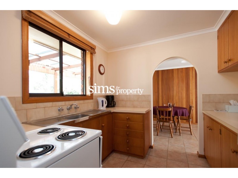 24 Parklands Parade, Newnham TAS 7248