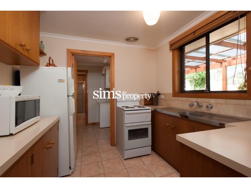 24 Parklands Parade, Newnham TAS 7248