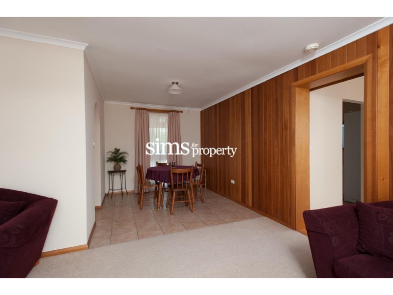 24 Parklands Parade, Newnham TAS 7248