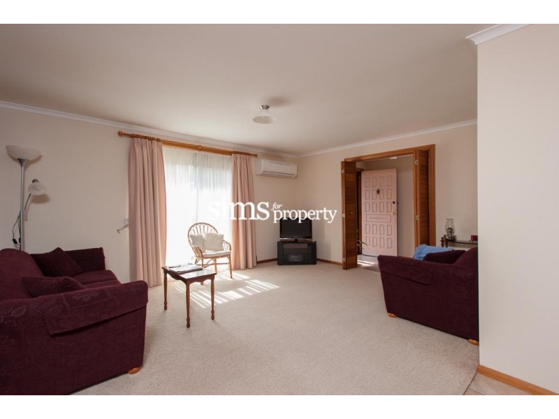 24 Parklands Parade, Newnham TAS 7248