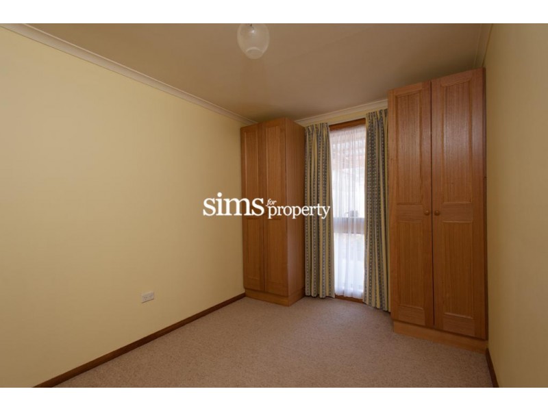 24 Parklands Parade, Newnham TAS 7248