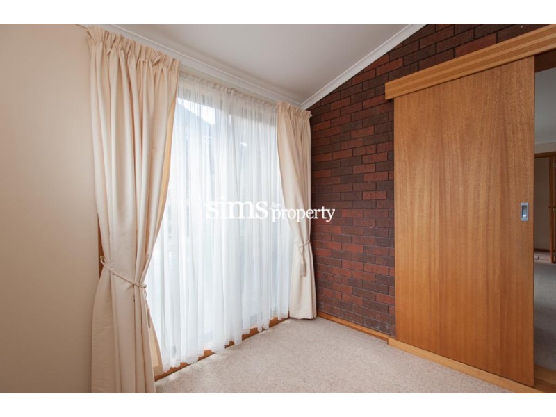 24 Parklands Parade, Newnham TAS 7248