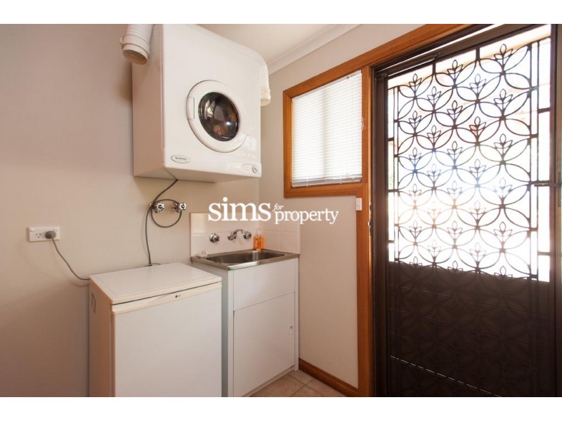 24 Parklands Parade, Newnham TAS 7248