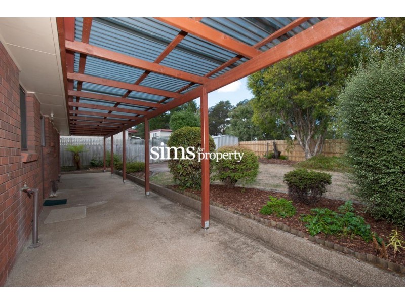 24 Parklands Parade, Newnham TAS 7248