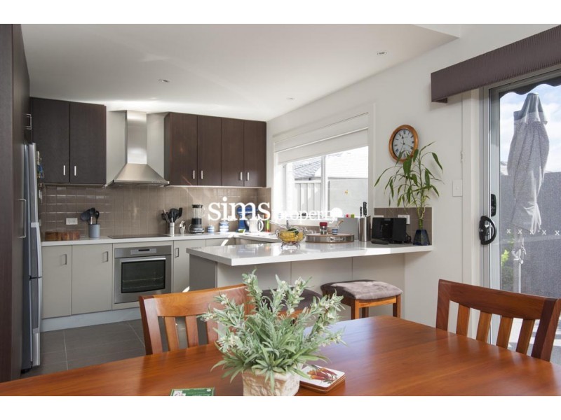 1/7 St James Close, Newstead TAS 7250