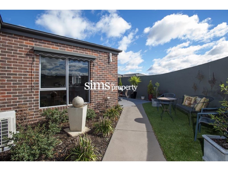 1/7 St James Close, Newstead TAS 7250