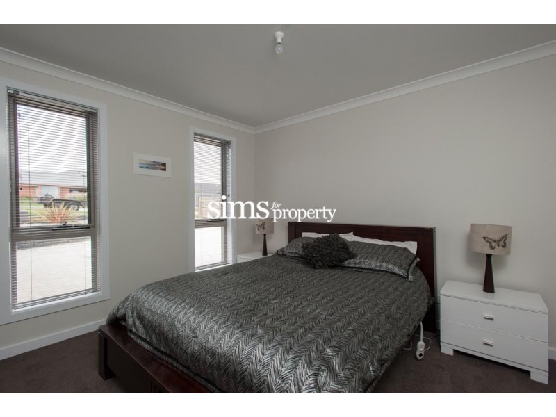 2/17 Tender Way, St Leonards TAS 7250