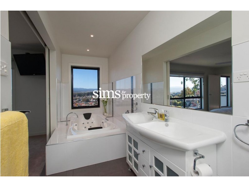 21 Jillian Street, Kings Meadows TAS 7249