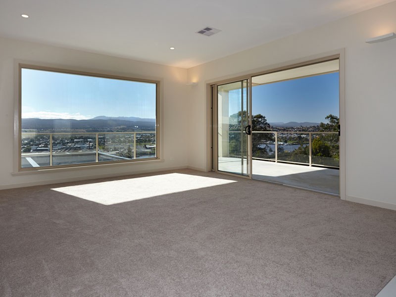 36 Floreat Crescent, Trevallyn TAS 7250