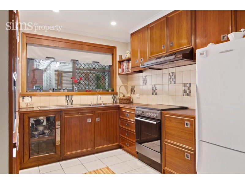 11 Wintercole Court, Newnham TAS 7248