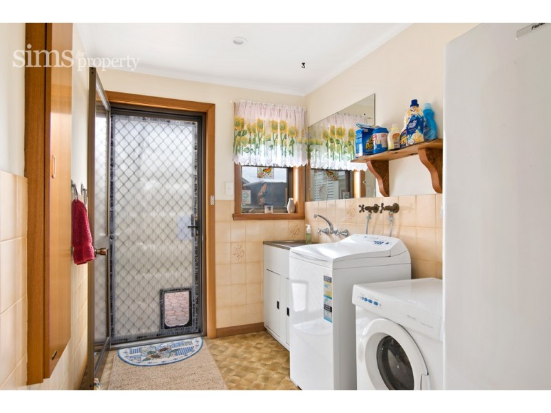 11 Wintercole Court, Newnham TAS 7248