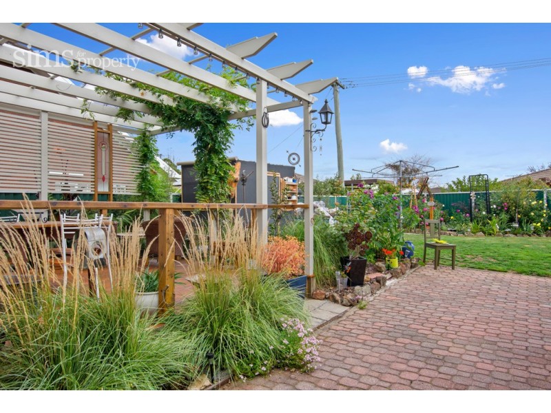 11 Wintercole Court, Newnham TAS 7248