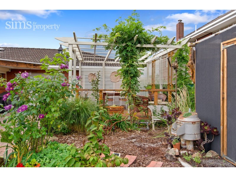 11 Wintercole Court, Newnham TAS 7248