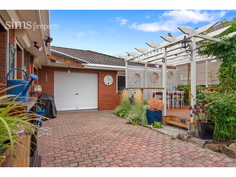 11 Wintercole Court, Newnham TAS 7248