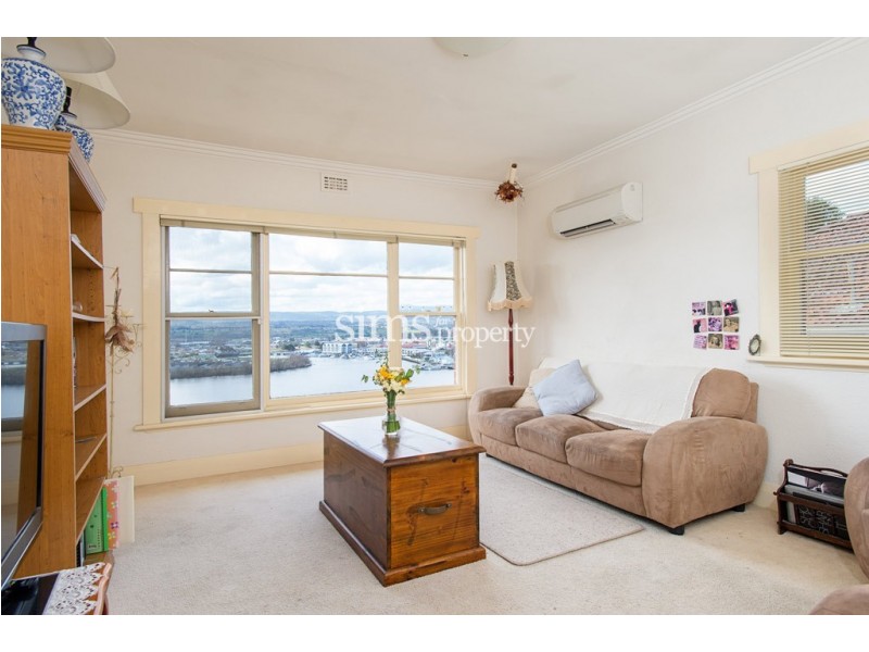 2/30 Trevallyn Road, Trevallyn TAS 7250