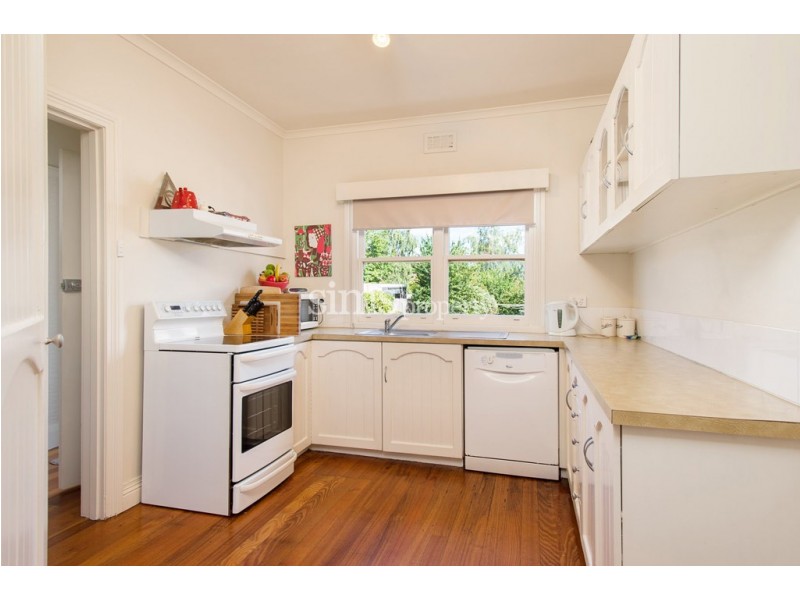 8 Freeland Crescent, Riverside TAS 7250