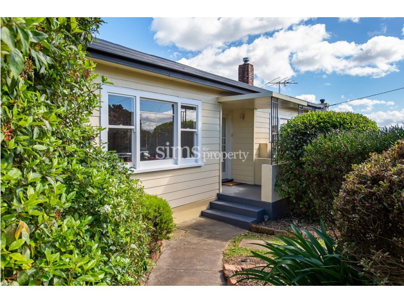 8 Freeland Crescent, Riverside TAS 7250
