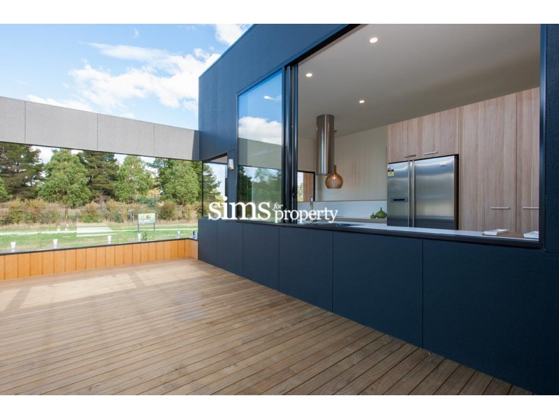 67 Parklands Parade, Newnham TAS 7248