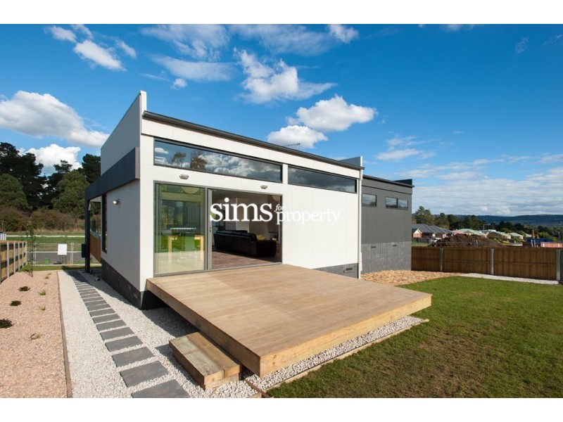 67 Parklands Parade, Newnham TAS 7248