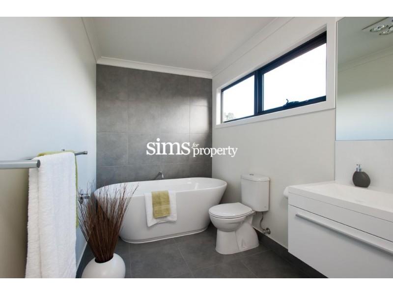 67 Parklands Parade, Newnham TAS 7248