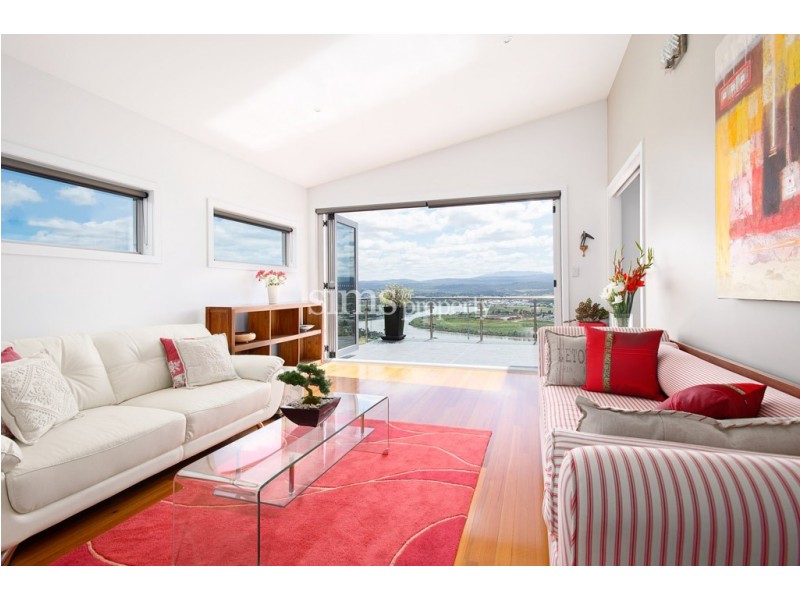 44 Lachlan Parade, Trevallyn TAS 7250