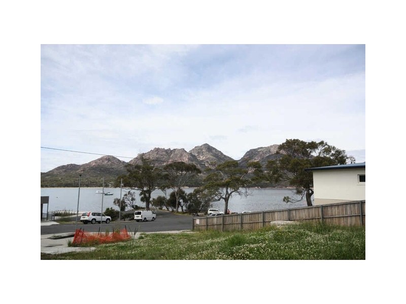 1 Garnet Avenue, Coles Bay TAS 7215
