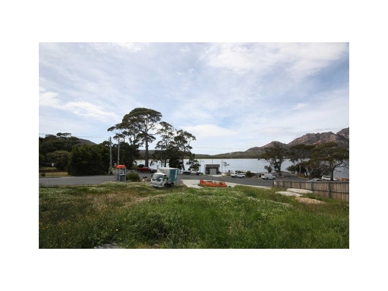 1 Garnet Avenue, Coles Bay TAS 7215