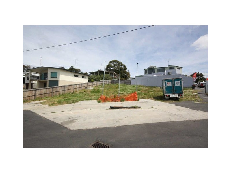 1 Garnet Avenue, Coles Bay TAS 7215
