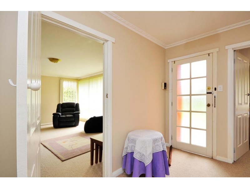 13 Helenwood Grove, Newnham TAS 7248