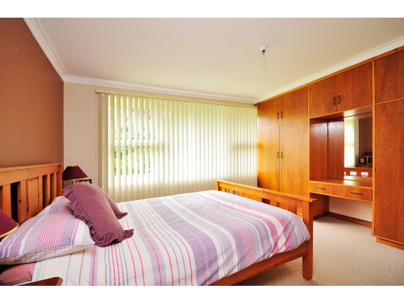 13 Helenwood Grove, Newnham TAS 7248