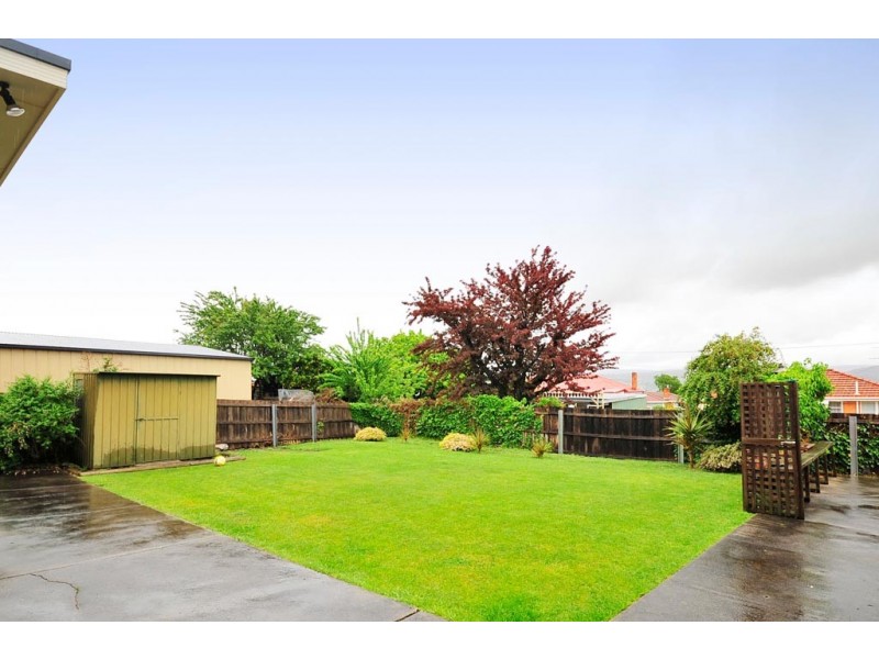 13 Helenwood Grove, Newnham TAS 7248