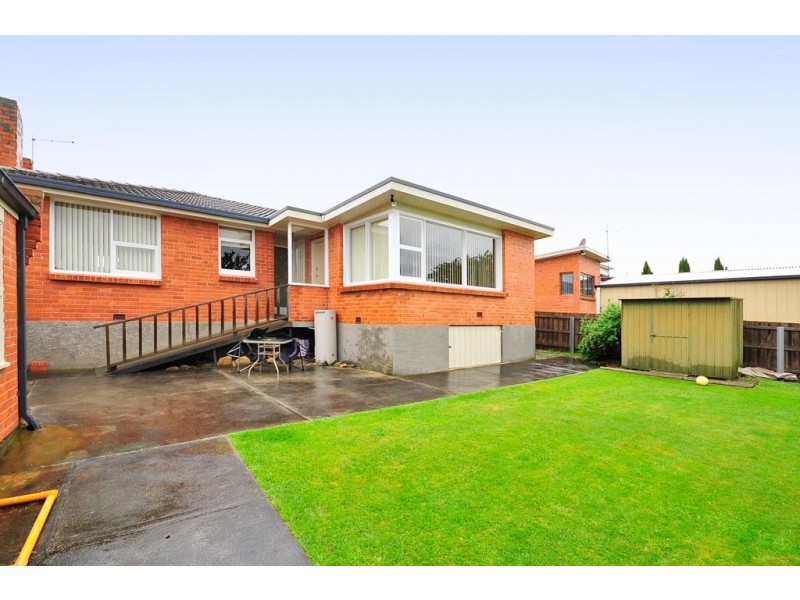 13 Helenwood Grove, Newnham TAS 7248