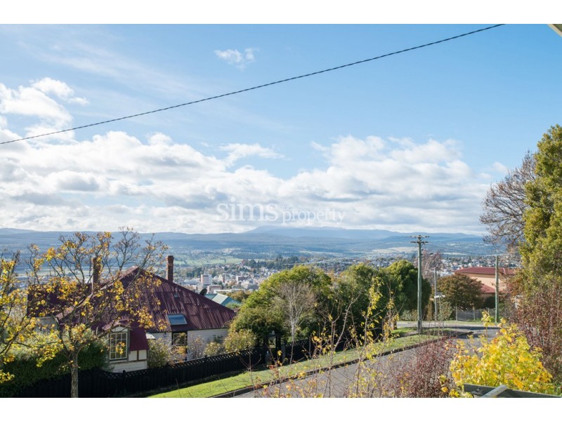 13 Delamere Crescent, Trevallyn TAS 7250