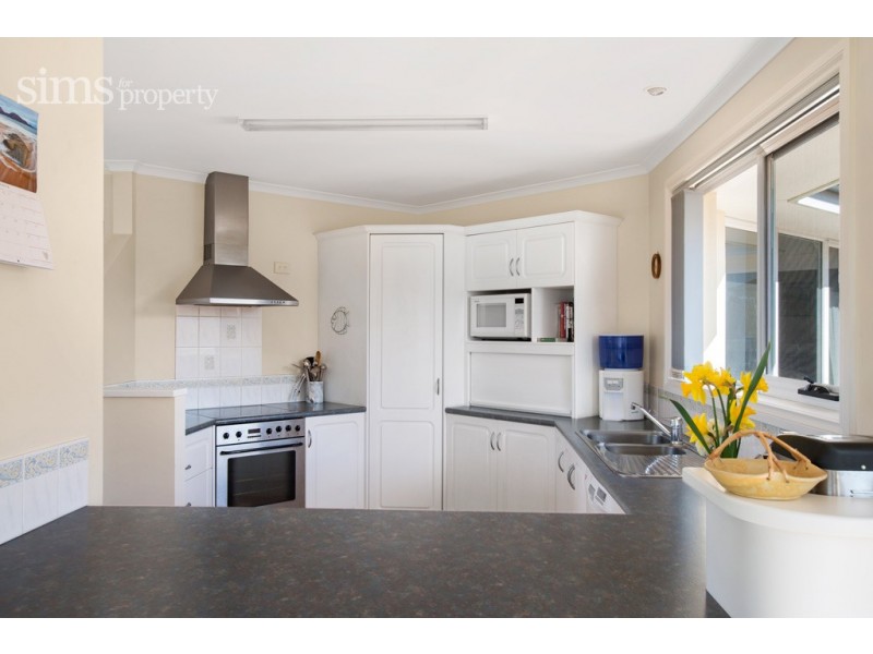 28 Mount Stuart Drive, Newnham TAS 7248