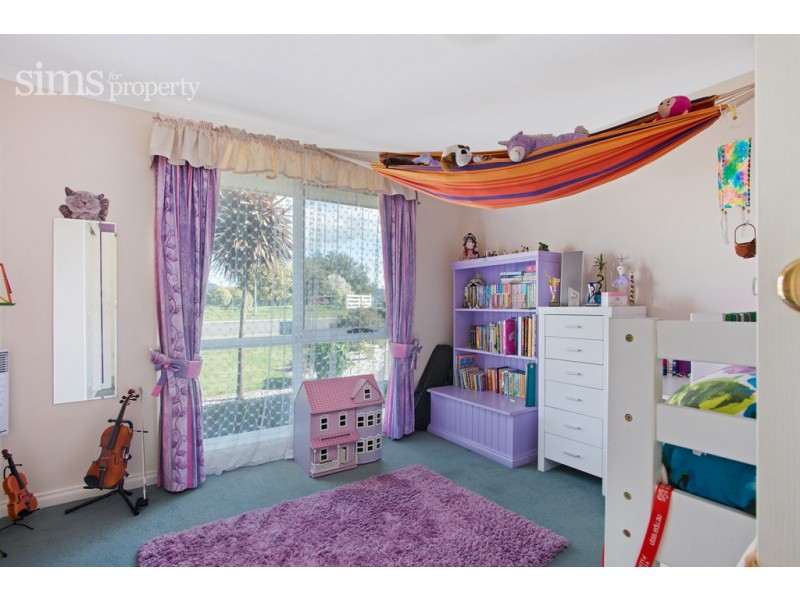 28 Mount Stuart Drive, Newnham TAS 7248