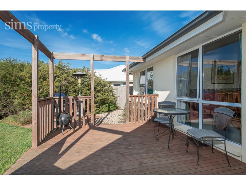 28 Mount Stuart Drive, Newnham TAS 7248