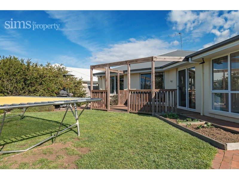 28 Mount Stuart Drive, Newnham TAS 7248