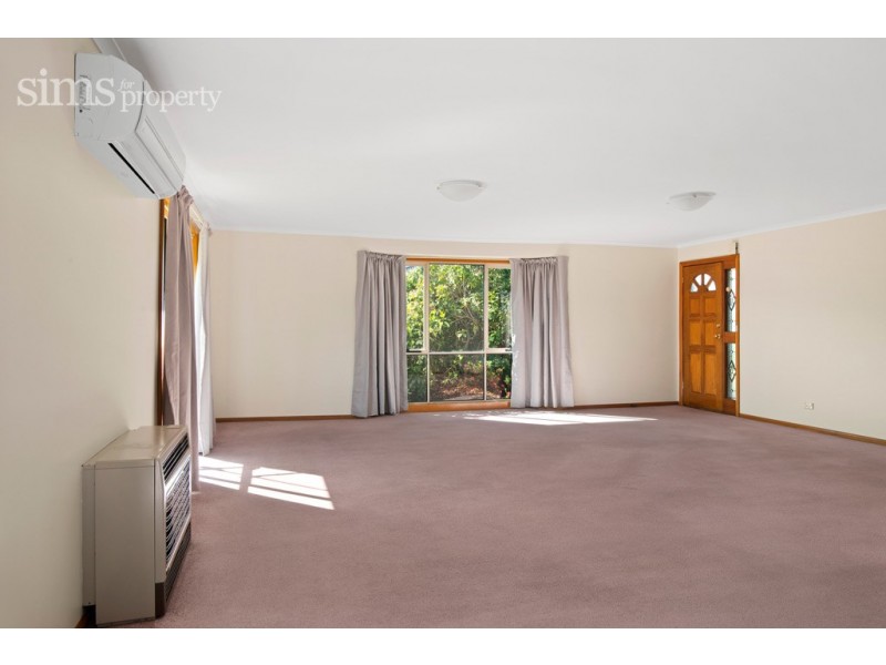 2 Dafnis Drive, Newnham TAS 7248