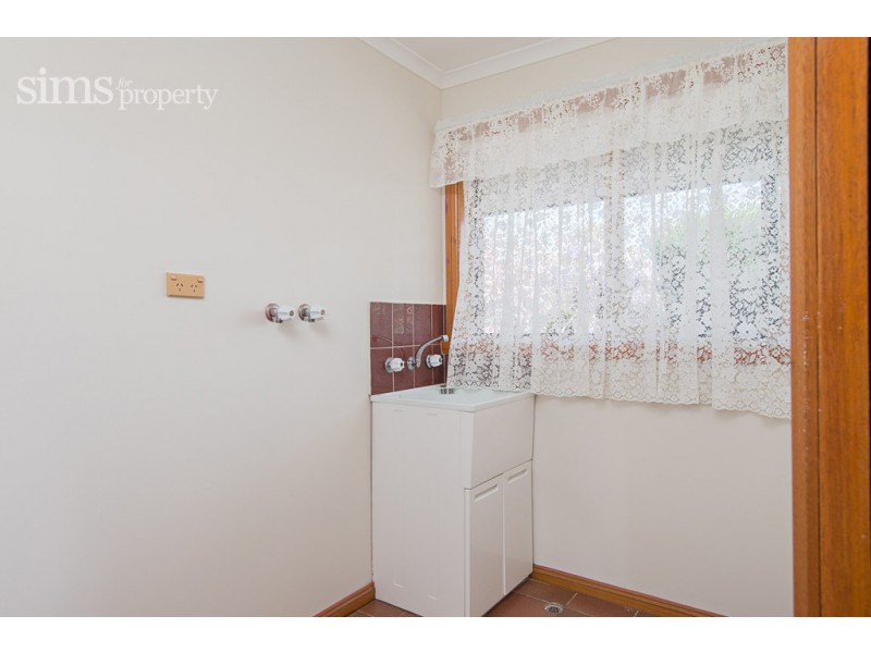 2 Dafnis Drive, Newnham TAS 7248