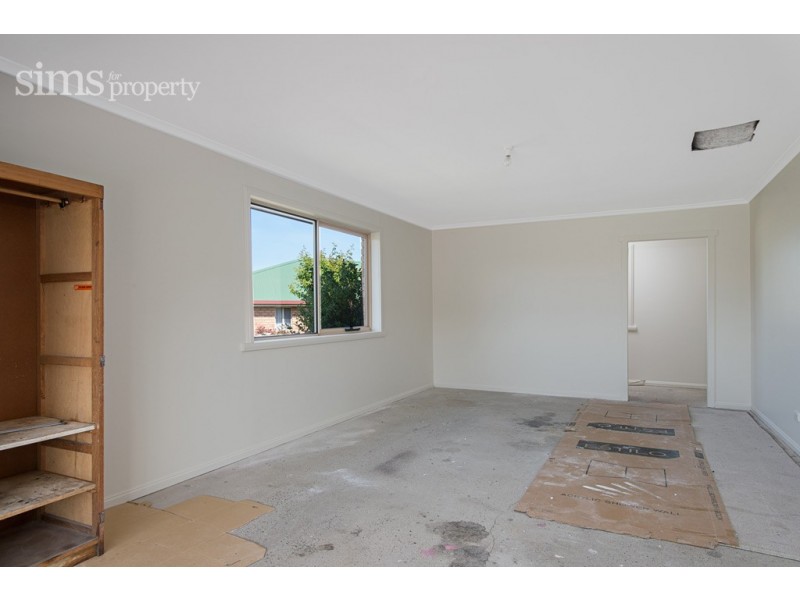 2 Dafnis Drive, Newnham TAS 7248