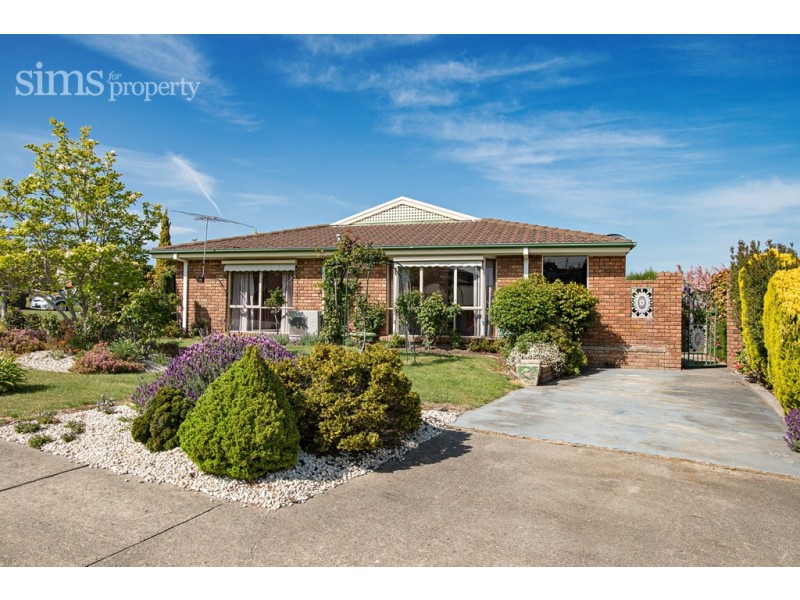 2 Dafnis Drive, Newnham TAS 7248
