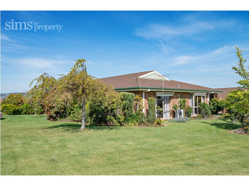 2 Dafnis Drive, Newnham TAS 7248