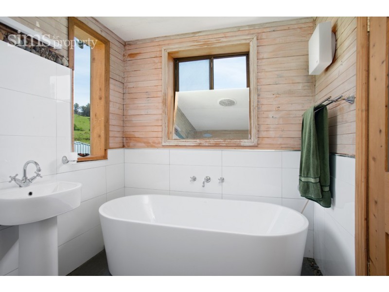 82 Lalla Road, Lilydale TAS 7268