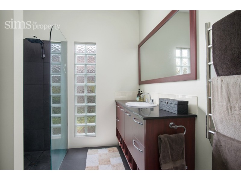 2 Leslie Place, South Launceston TAS 7249