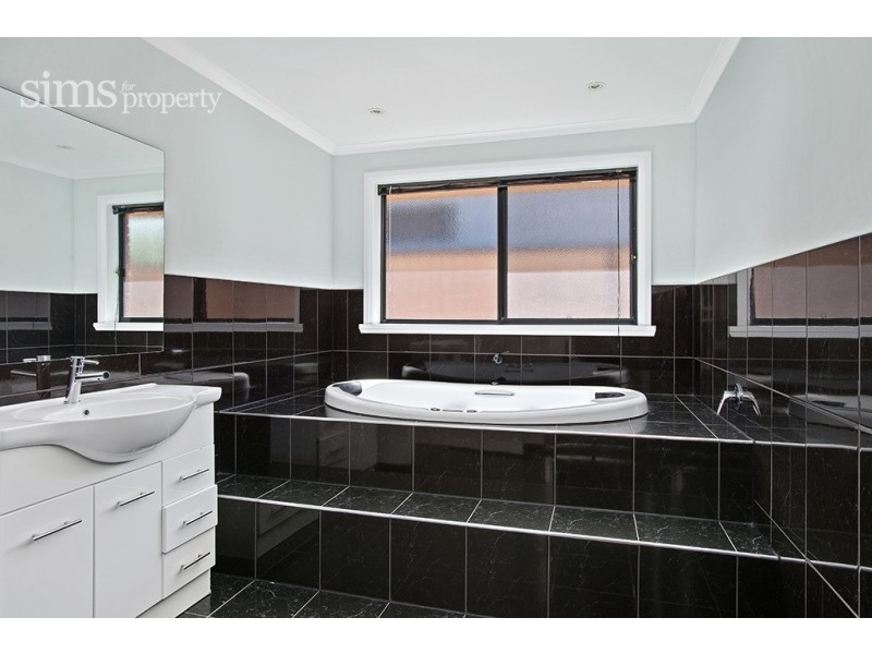 105 Mount Stuart Drive, Newnham TAS 7248
