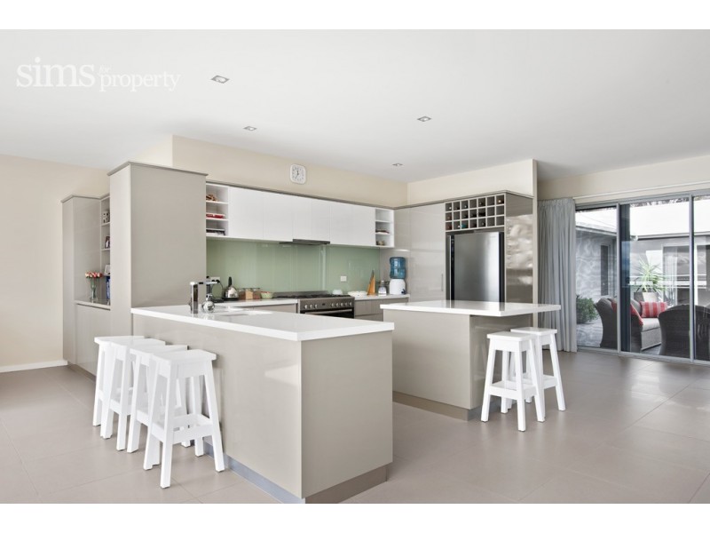 88 Main Road, Binalong Bay TAS 7216